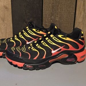 Nike Air Max Plus Tn Black / Orange / Red Gradient - Size 11.5